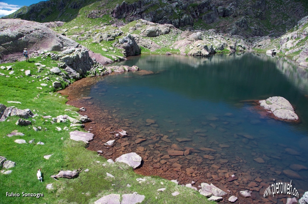 30-Color smeraldo per questo lago di Salina.jpg